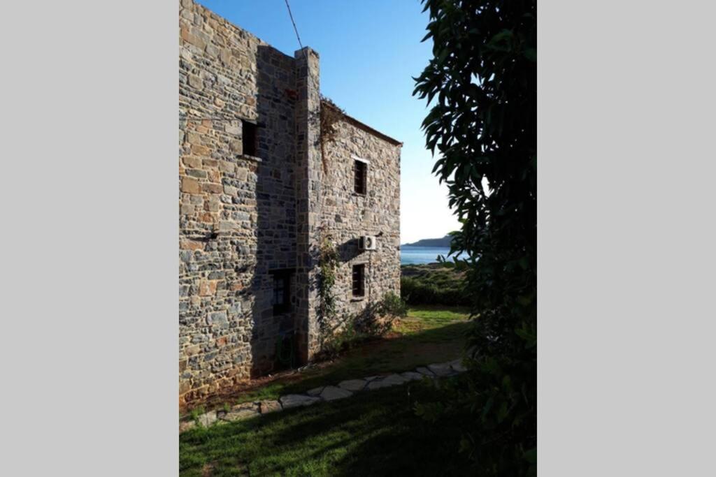 Traditional Stone House By The Sea... Kapetanianá Zewnętrze zdjęcie