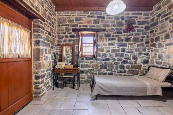 Traditional Stone House By The Sea... Kapetanianá Zewnętrze zdjęcie